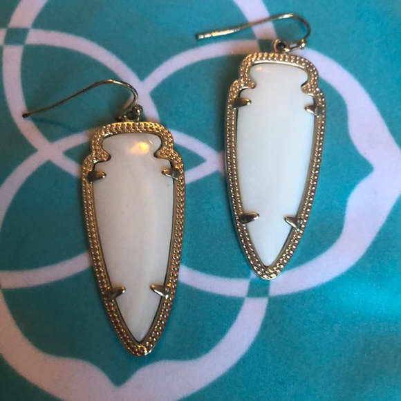 ❌Sold! Kendra Scott gold/ white dangle earrings! - Picture 2 of 4